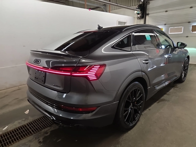 Audi E-Tron Sportback Technik / Quattro / HUD / - автомобили, коли, обяви за нови и употребявани 3