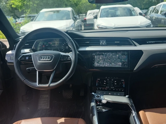 Audi E-Tron Progressiv - автомобили, коли, обяви за нови и употребявани 10