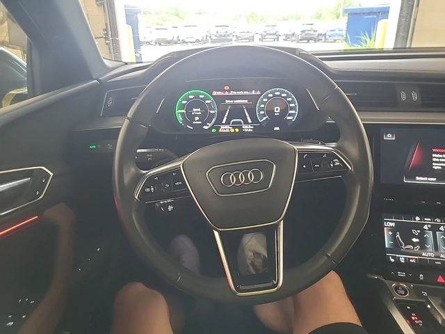 Audi E-Tron - автомобили, коли, обяви за нови и употребявани 14
