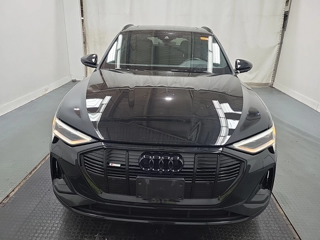Audi E-Tron Sportback Technik / Quattro / HUD / Panorama / - автомобили, коли, обяви за нови и употребявани 1
