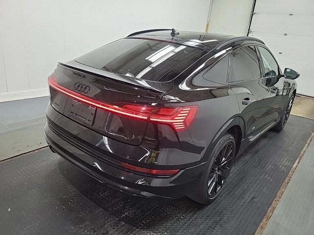 Audi E-Tron Sportback Technik / Quattro / HUD / Panorama / - автомобили, коли, обяви за нови и употребявани 3