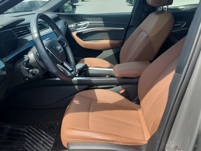 Audi E-Tron Progressiv - автомобили, коли, обяви за нови и употребявани 6