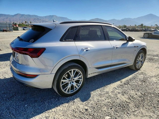 Audi E-Tron * PRESTIGE* QUATTRO* - автомобили, коли, обяви за нови и употребявани 3
