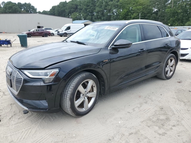 Audi E-Tron * PREMIUM* PLUS* QUATTRO* - автомобили, коли, обяви за нови и употребявани 0