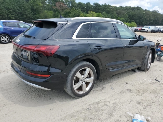 Audi E-Tron * PREMIUM* PLUS* QUATTRO* - автомобили, коли, обяви за нови и употребявани 3