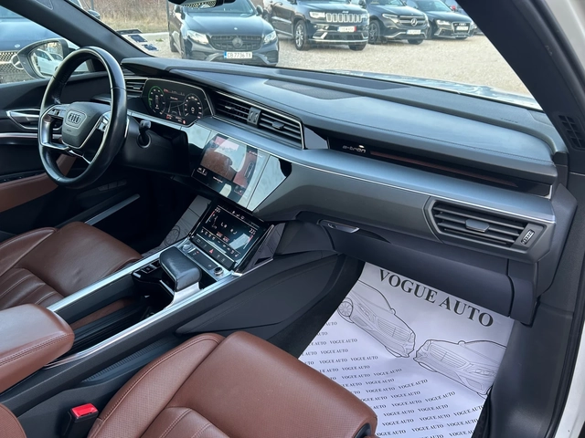 Audi E-Tron 55* SOH 95%* 1-ви собственик* - автомобили, коли, обяви за нови и употребявани 11