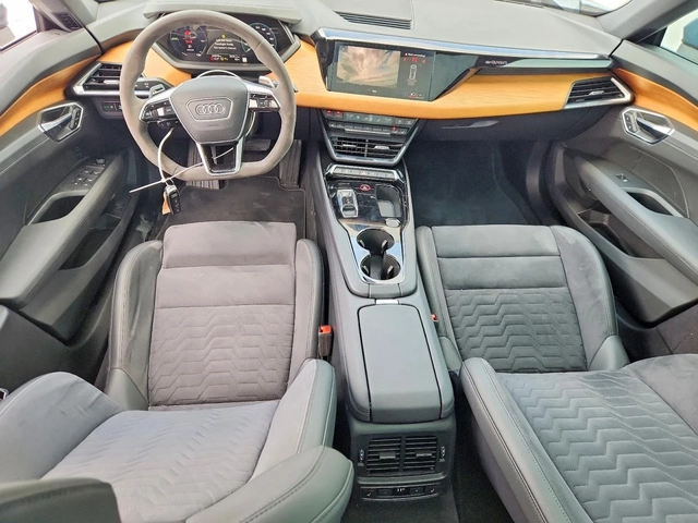 Audi E-Tron GT PREMIUM PLUS QUATTRO - автомобили, коли, обяви за нови и употребявани 7