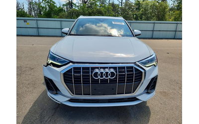 audi-q3-2-0l-4-all-wheel-drive - 4