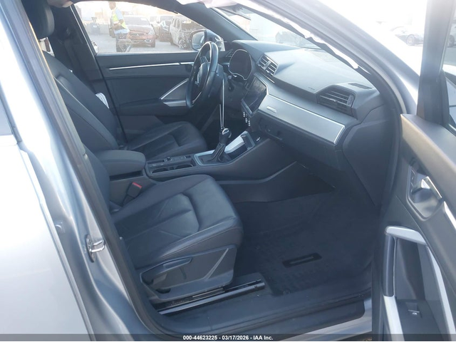 Audi Q3 2.0L I-4 DI, DOHC, VVT, TURBO, 228HP All Wheel Drive - автомобили, коли, обяви за нови и употребявани 4