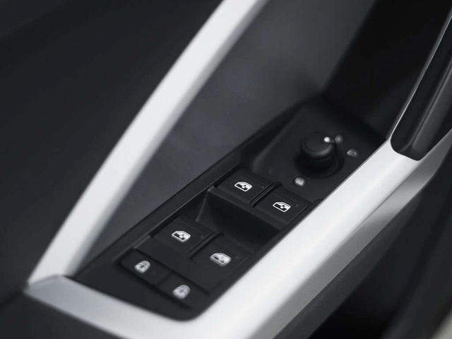 Audi Q3 * quattro Premium * CARFAX * ЦЕНА ДО БГ - автомобили, коли, обяви за нови и употребявани 8