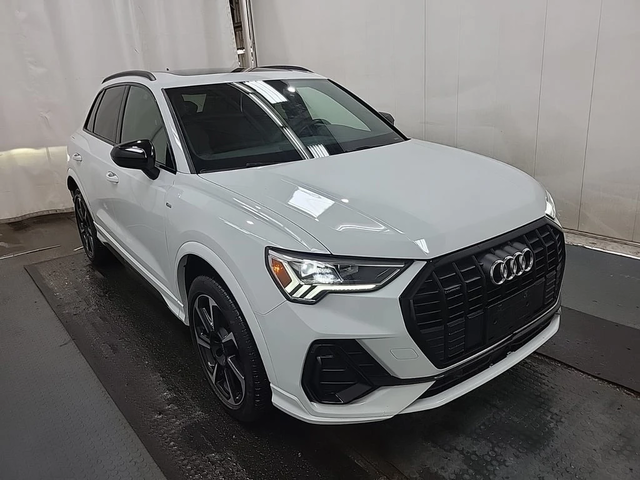 Audi Q3 * S LINE PREMIUM PLUS * CARFAX * ЦЕНА ДО БГ - автомобили, коли, обяви за нови и употребявани 2