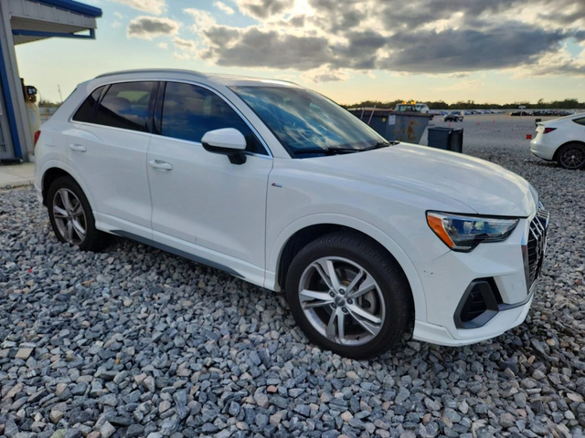 Audi Q3 * S-LINE* - автомобили, коли, обяви за нови и употребявани 2