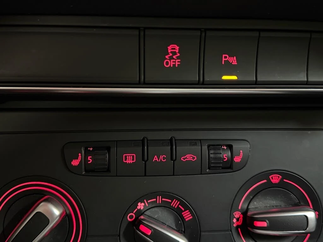 Audi Q3 quattro* Komfort* АвтоКредит* (ЦЕНА ДО БГ) - автомобили, коли, обяви за нови и употребявани 14