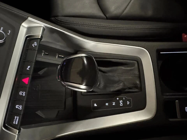 Audi Q3 45TFSI Premium Plus S Line АвтоКредит (ЦЕНА ДО БГ) - автомобили, коли, обяви за нови и употребявани 5