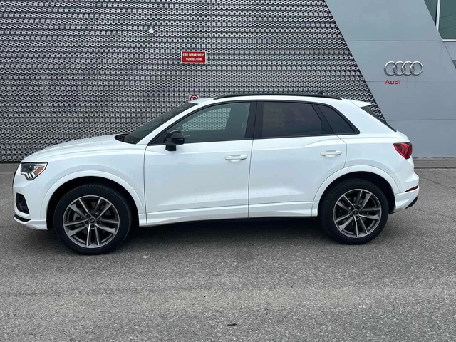 Audi Q3 KOMFORT BLACK OPTIC* DISTRONIC * MATRIX* - автомобили, коли, обяви за нови и употребявани 1