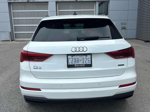 Audi Q3 KOMFORT BLACK OPTIC* DISTRONIC * MATRIX* - автомобили, коли, обяви за нови и употребявани 3