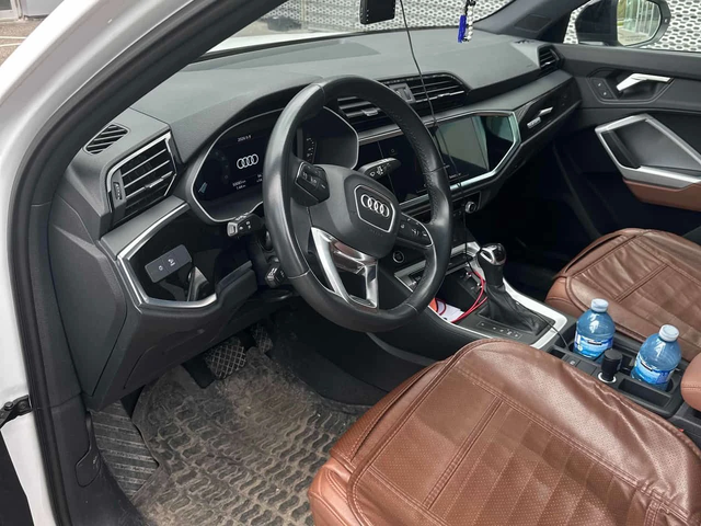 Audi Q3 KOMFORT BLACK OPTIC* DISTRONIC * MATRIX* - автомобили, коли, обяви за нови и употребявани 4
