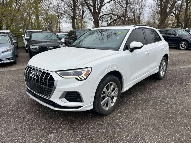 Audi Q3 * Komfort * ПОДГРЕВИ* ДВА КЛЮЧА* KEYLESS* - автомобили, коли, обяви за нови и употребявани 0