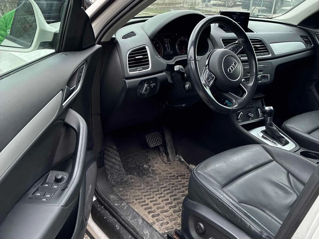 Audi Q3 | Komfort | CARFAX | ПОДГРЕВ | ПАНОРАМА | - автомобили, коли, обяви за нови и употребявани 4