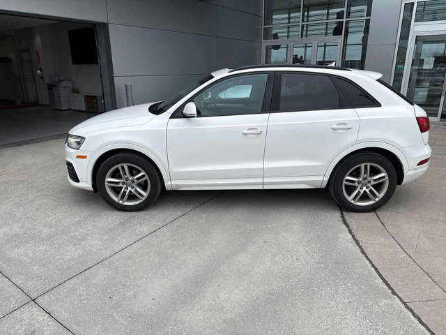 Audi Q3 * Komfort * ПАНОРАМА * ПОДГРЕВ * КЛИП НА МОТОРА - автомобили, коли, обяви за нови и употребявани 2
