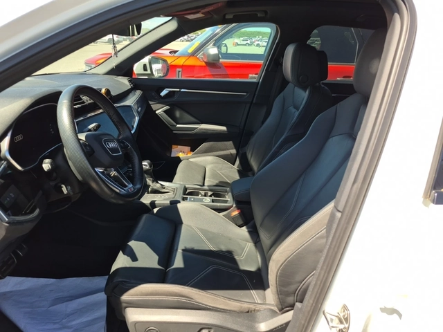 Audi Q3 TECHNIK * S LINE * QUATTRO * CARFAX * - автомобили, коли, обяви за нови и употребявани 4