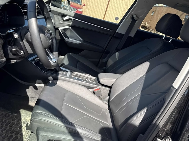 Audi Q3 Progressiv * Keyless * CARFAX * АВТО КРЕДИТ * - автомобили, коли, обяви за нови и употребявани 6