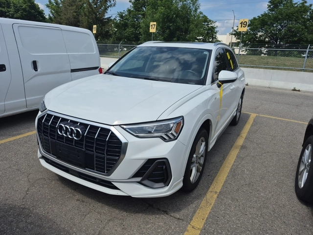 Audi Q3 Progressiv 45 TFSI quattro - автомобили, коли, обяви за нови и употребявани 0