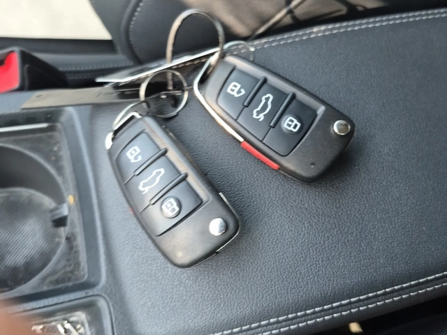 Audi Q3 Technik Quattro - автомобили, коли, обяви за нови и употребявани 9