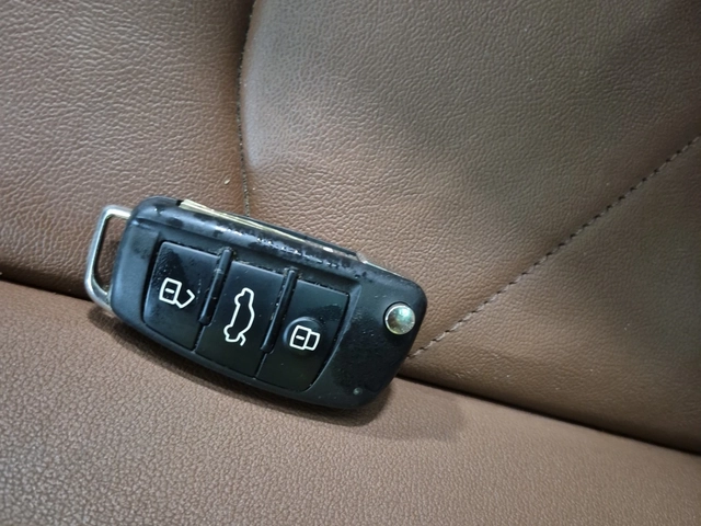 Audi Q3 KOMFORT | ПАНОРАМА | ЗАДНА КАМЕРА | KEYLESS | - автомобили, коли, обяви за нови и употребявани 7