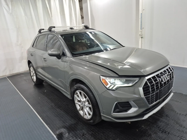 Audi Q3 KOMFORT | ПАНОРАМА | ЗАДНА КАМЕРА | KEYLESS | - автомобили, коли, обяви за нови и употребявани 1
