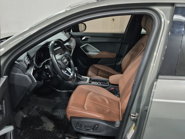 Audi Q3 KOMFORT | ПАНОРАМА | ЗАДНА КАМЕРА | KEYLESS | - автомобили, коли, обяви за нови и употребявани 4