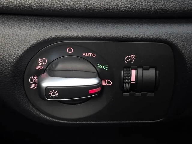 Audi Q3 2.0 TDI Quattro - автомобили, коли, обяви за нови и употребявани 16