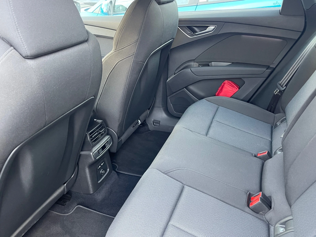 Audi Q4 E-tron - автомобили, коли, обяви за нови и употребявани 11