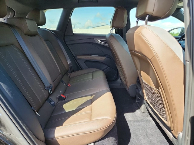 Audi Q4 E-TRON PREMIUM QUATTRO - автомобили, коли, обяви за нови и употребявани 10
