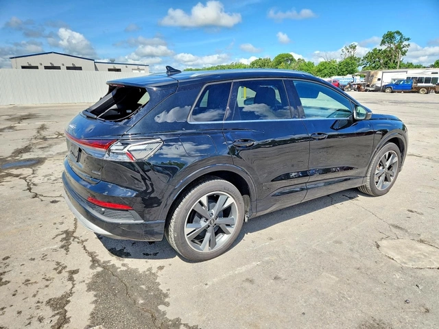 Audi Q4 E-TRON PREMIUM QUATTRO - автомобили, коли, обяви за нови и употребявани 2