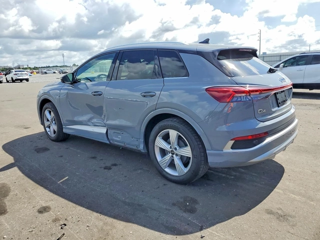 Audi Q4 E-TRON PREMIUM* AWD* ПЪЛНА ИСТОРИЯ* 55 - автомобили, коли, обяви за нови и употребявани 1