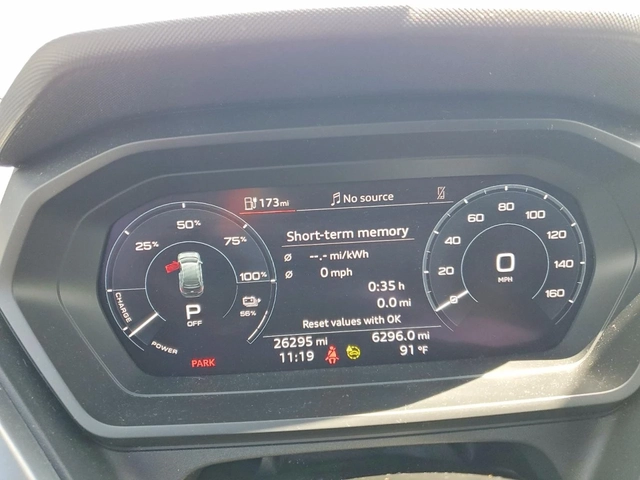 Audi Q4 E-TRON PREMIUM* AWD* ПЪЛНА ИСТОРИЯ* 55 - автомобили, коли, обяви за нови и употребявани 8
