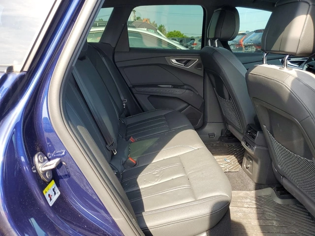 Audi Q4 E-tron* PRESTIGE* AWD* ПОДГРЕВ* 360* КАМЕРА* - автомобили, коли, обяви за нови и употребявани 8