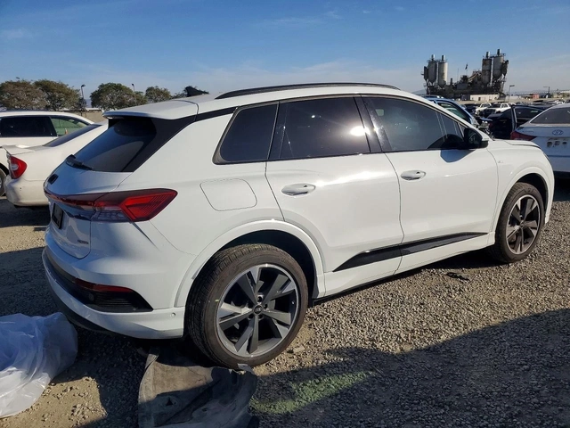 Audi Q4 E-TRON PREMIUM PLUS - автомобили, коли, обяви за нови и употребявани 3
