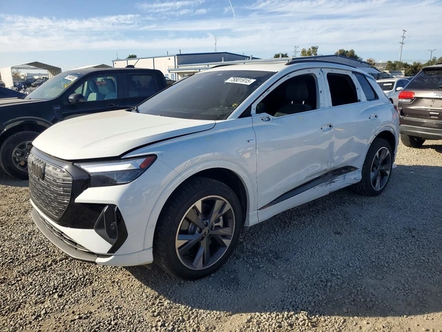 Audi Q4 E-TRON PREMIUM PLUS - автомобили, коли, обяви за нови и употребявани 0