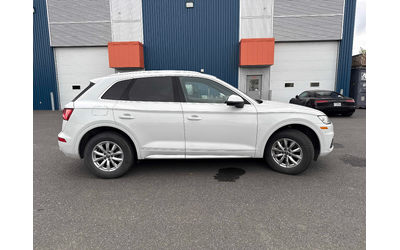 audi-q5-2-0l-4cyl-awd - 2