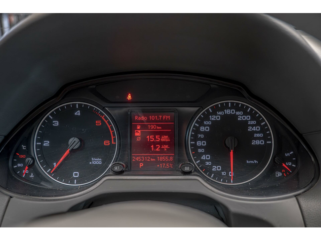 Audi Q5 2.0TDI/Quattro/PDC/BiXenon/F1/BiColor Lether/ - автомобили, коли, обяви за нови и употребявани 8