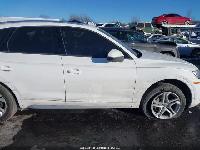 Audi Q5 2.0T PREMIUM - автомобили, коли, обяви за нови и употребявани 5