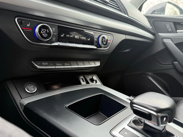 Audi Q5 quattro* Komfort* 45TFSI* АвтоКредит* (ЦЕНА ДО БГ) - автомобили, коли, обяви за нови и употребявани 11