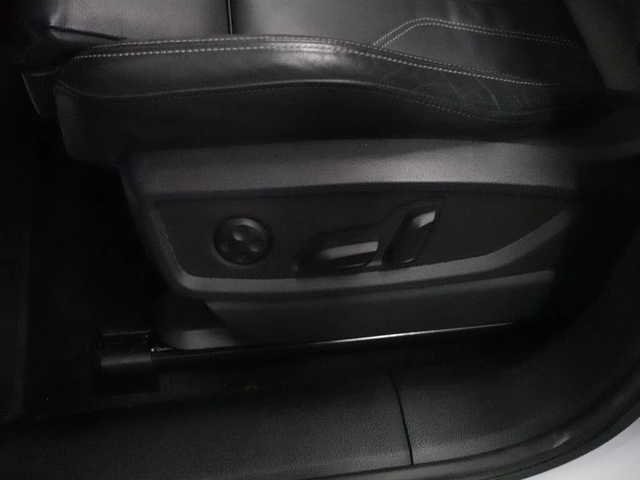 Audi Q5 * TECHNIK* * HeadUp* AвтоКредит* (ЦЕНА ДО БГ) - автомобили, коли, обяви за нови и употребявани 13