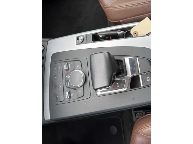 Audi Q5 Komfort * Keyless * CARFAX * АВТО КРЕДИТ * - автомобили, коли, обяви за нови и употребявани 12