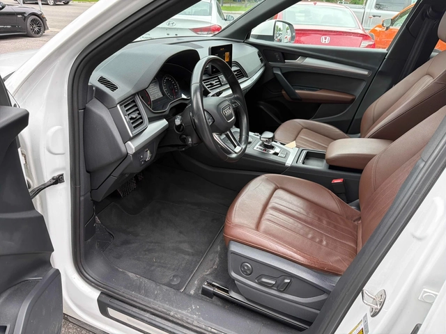 Audi Q5 Komfort * Keyless * CARFAX * АВТО КРЕДИТ * - автомобили, коли, обяви за нови и употребявани 6
