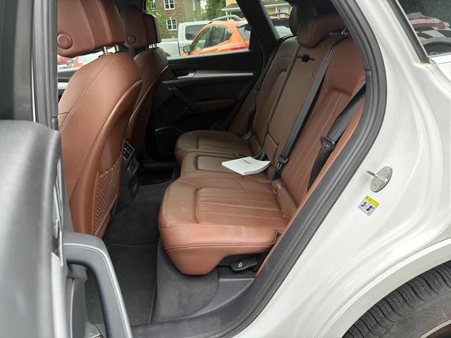 Audi Q5 Komfort * Keyless * CARFAX * АВТО КРЕДИТ * - автомобили, коли, обяви за нови и употребявани 7