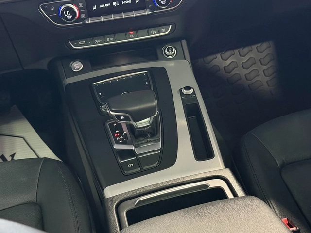 Audi Q5 Technik Quattro - автомобили, коли, обяви за нови и употребявани 9