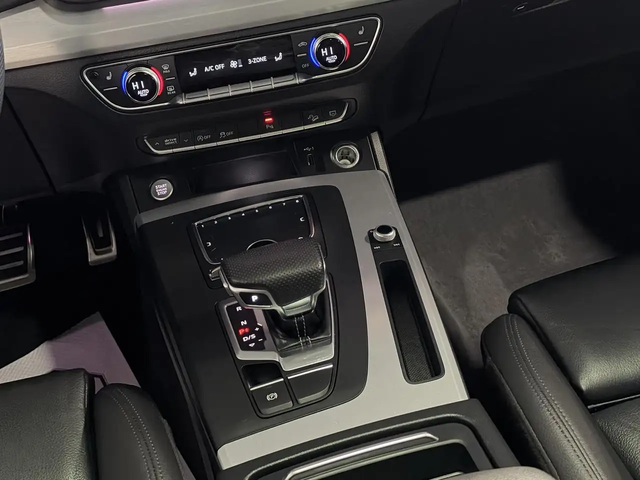 Audi Q5 Technik S-Line, Navi, Backup, Sunroof All Wheel Drive - автомобили, коли, обяви за нови и употребявани 9